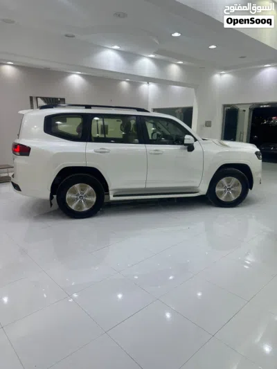 Toyota Land Cruiser GXR 4
