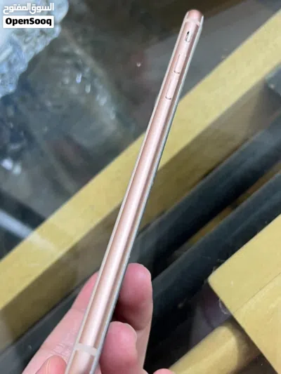 للبيع iPhone 8 Plus – 256GB سعة 256 جيجا الجهاز نظيف جدًا، بدون أي خدش لم يُفتح أو يُصلح من قبل جميع 2