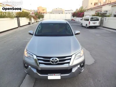 Toyota Fortuner Standard 4