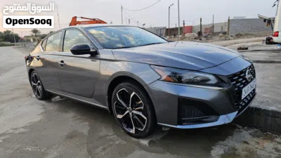 Nissan Altima SR 4
