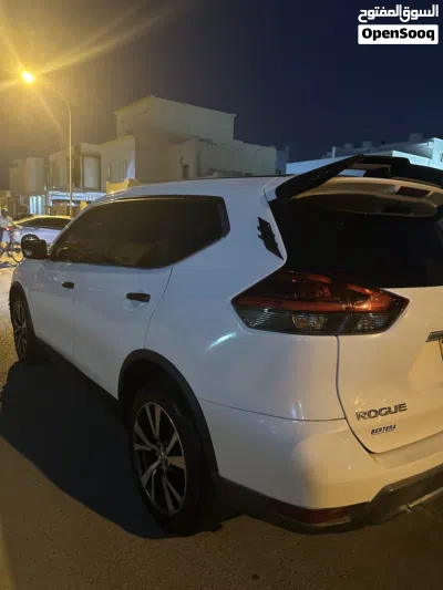 Nissan Rogue Standard 2