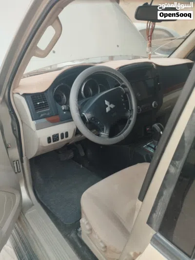 Mitsubishi Pajero GLS 2