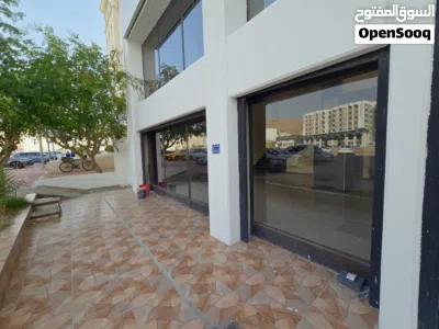 محل للايجار روي موقع مميز قريب مستشفي بدر السما Shop for rent in Ruwi Prime location near Badr A 3