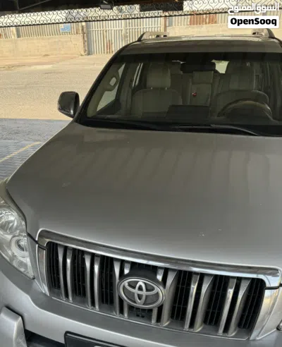 Toyota Land Cruiser VX 2