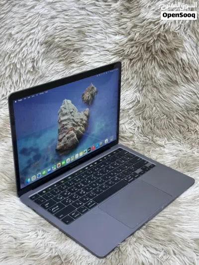 Apple MacBook Pro i7 16gb ram 512gb ssd Touch Bar + I'D macOS Tahoa 26.5 4type C ports liquid retina 3