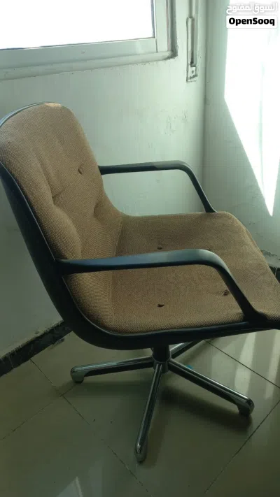 مكتب مع كرسي للبيع 4