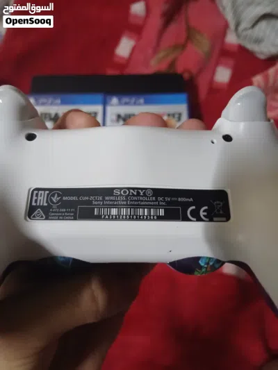 للبيع ps4 سليم اقرا الوصف مهم 4