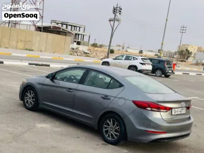 Hyundai Elantra SE 4