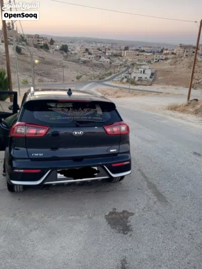 Kia Niro EX 4