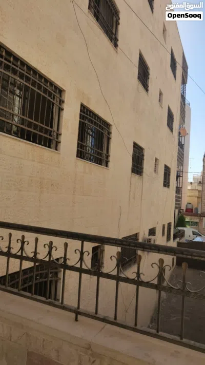 شقة فارغة للإيجار جبل الحسين من المالك 275 لعائلة صغيرة 3