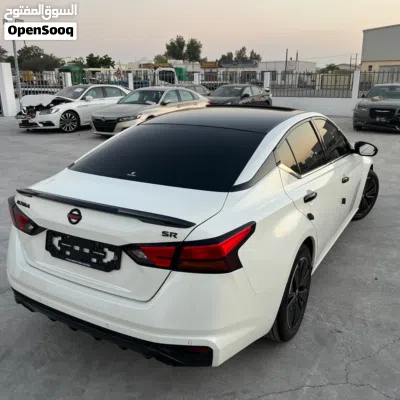 Nissan Altima SR 2