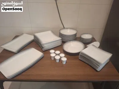 Elegant Zarin Porcelain Dinnerware Set (12-Person) – Excellent Condition 2