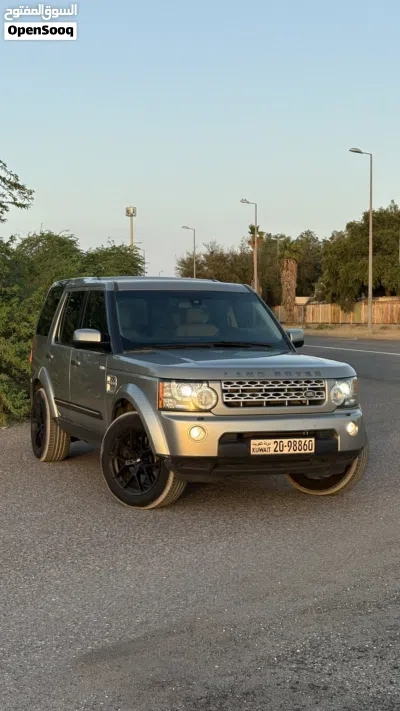 لاند روفر LR4 SE 3