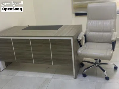 مكتب وكرسي ووخدة ادراج للبيع 2