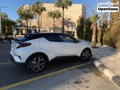 Toyota C-HR LUX 4