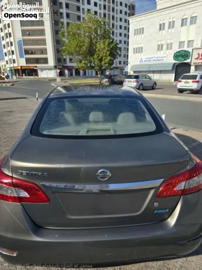 Nissan Sentra SL 2