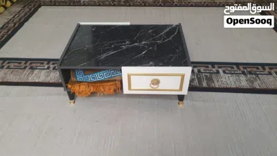طاولة مجلس لون اسود في ابيض 2