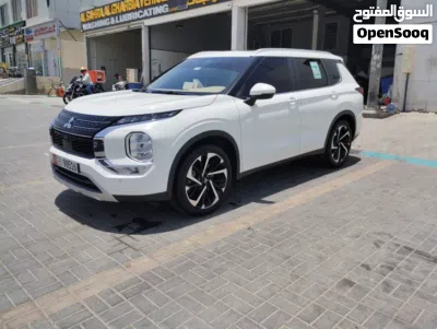 ميتسوبيشي اوتلاندر Standard 3