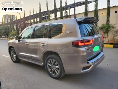 Toyota Land Cruiser VXR 3
