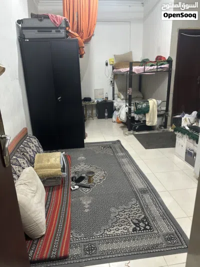استوديو للإيجار 2
