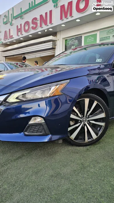 Nissan Altima SR 2