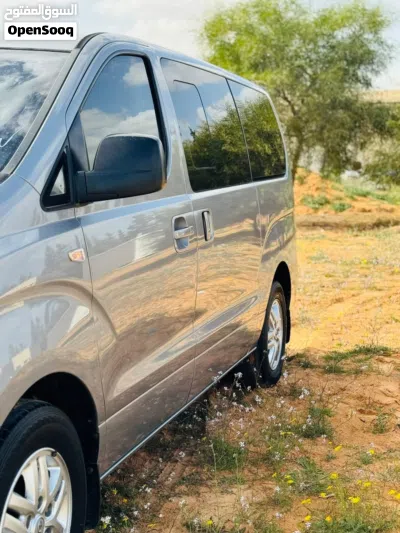 Hyundai H1 GLS 4