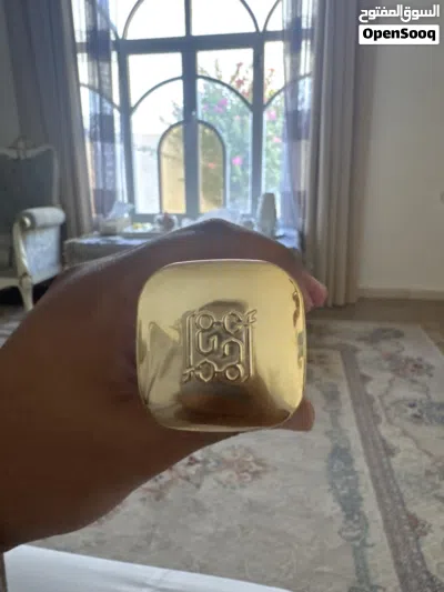 عطر لاثاني من احمد المغربي مستعمل قليل جدا 4