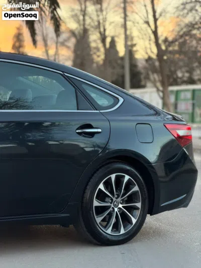 Toyota Avalon XLE 3