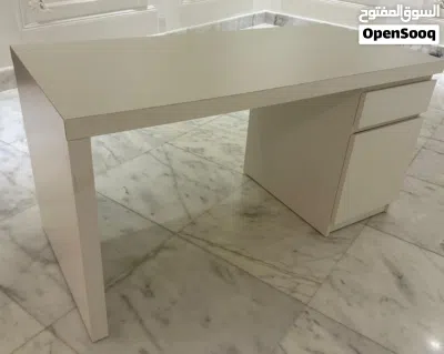 مكتبة ايكيا بيضا 2