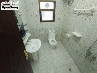 ثلاث غرف وثلاث حمامات واثنين صاله ومطبخ الغبره الجنوبيه بجوار عمان مول 4