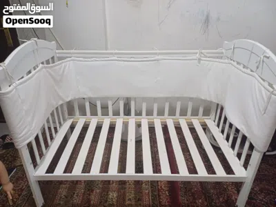 سرير اطفال بحاله ممتازه 4