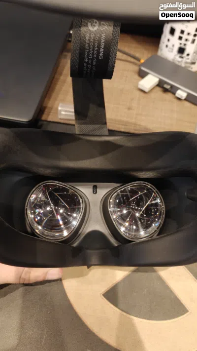 Oculus quest 2(128gb) with elite strap(battery) 3