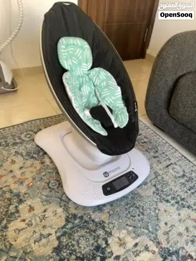 هزّازة/مرجيحة ذكية للرضّع من 4moms تعمل بالكهرباء، مصممة لتهدئة الطفل بحركات هادئة تحتاج صيانه 3