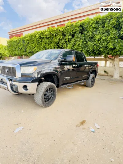 Toyota Tundra SR5 4