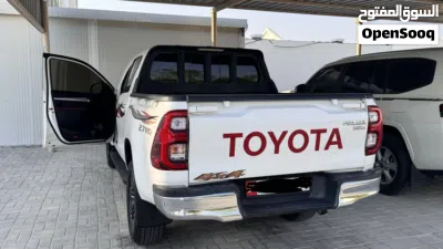Toyota Hilux SR5 3