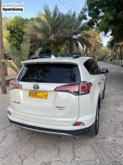 Toyota RAV 4 XLE 2