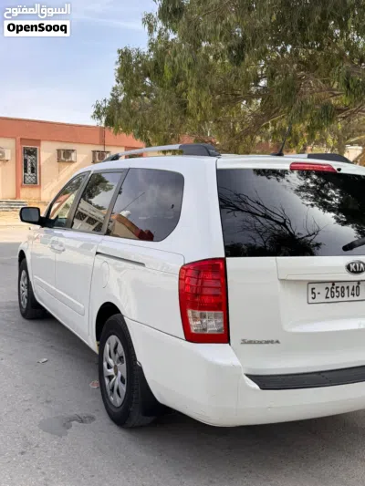Kia Sedona EX 3