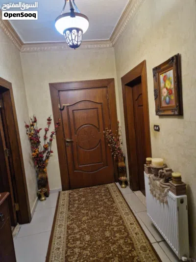 شقه ارضيه طابقيه للبيع 270 متر على ارض مساحتها 567 متر في ضاحية الآمير راشد بالقرب من شارع مكه 4