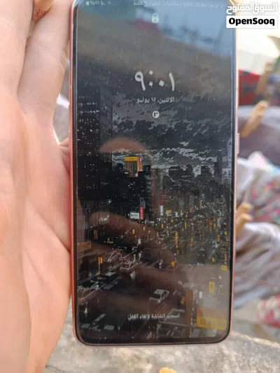 Samsung A80 شاشه سوبر اموليد بدون نواتش رام 8 مساحة 128 يوجد شرخ بسيط في الشاشه غير مؤثر ع الجهاز 2