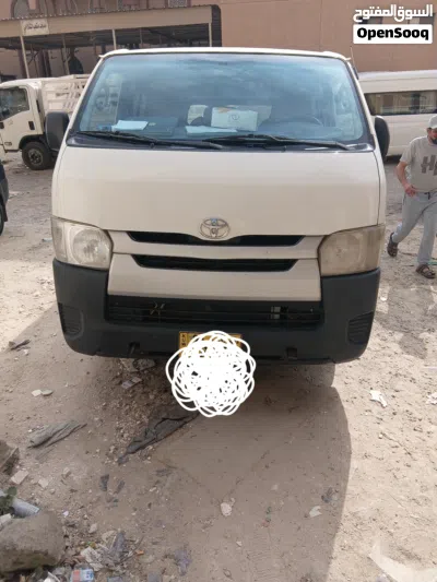 Toyota Hiace LUX 4