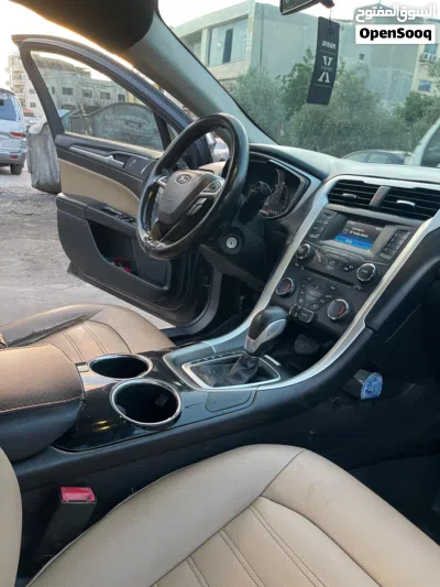 Ford Fusion SE 2