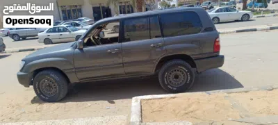 Toyota Land Cruiser VXR 2