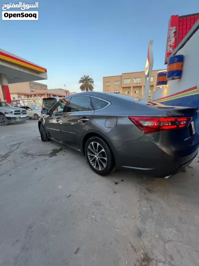 Toyota Avalon XLE 4