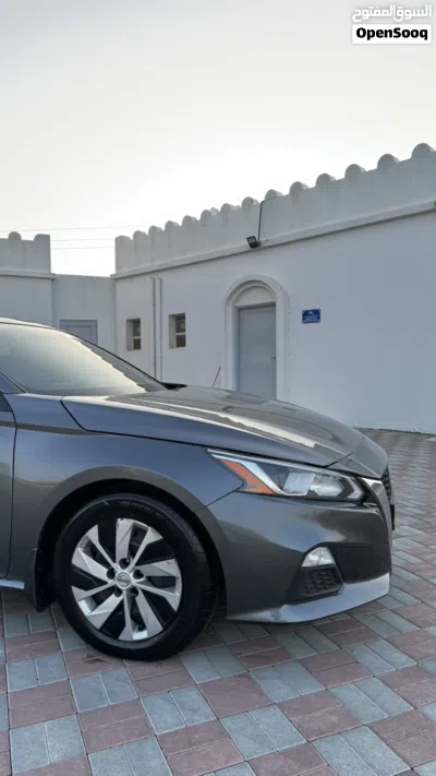 Nissan Altima S 4