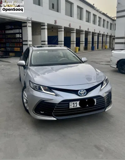 Toyota Camry GLE 3