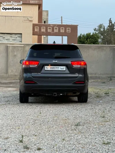 Kia Sorento EX 4