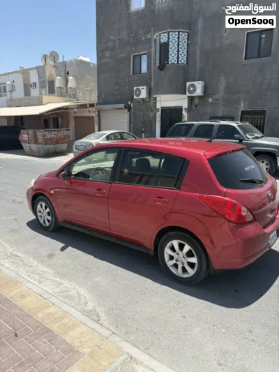 Nissan Tiida 3