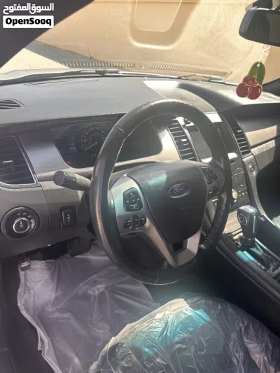 Ford Taurus SEL 4