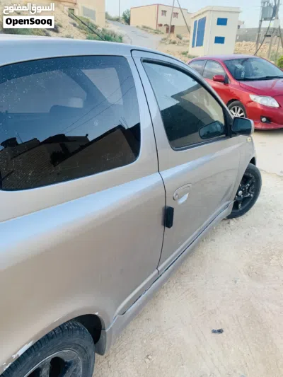 Toyota Yaris S 4