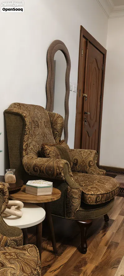 طقم كنب فاخر مستعمل بحالة الجديد 4